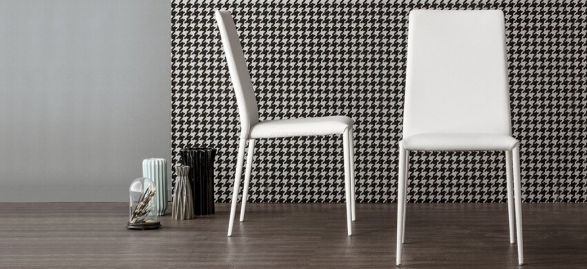 Krzesło tapicerowane Eral firmy Bonaldo to delikatna elegancja pasująca do każdego stylu wnętrza