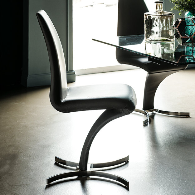 Betty firmy Cattelan Italia - czarujące krzesło, w całości tapicerowane w wielu kolorach
