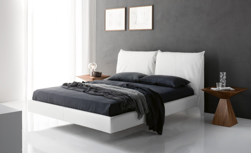 Łóżko tapicerowane Lukas firmy Cattelan Italia pokryte tkaniną lub skórą, w wielu kolorach